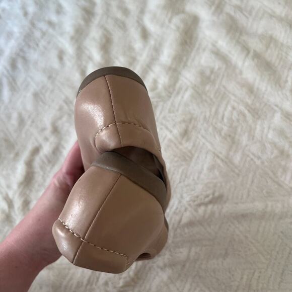 Naturalizer Beige Nude Leather Ballet Flats - Picture 8 of 10
